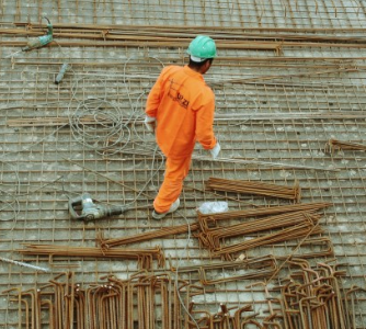 中国建材及建筑业 | 相较于建筑承包商，供应偏紧对原材料生产商较为有利